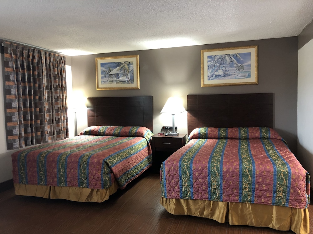 Sun Coast Inn - photo 11
