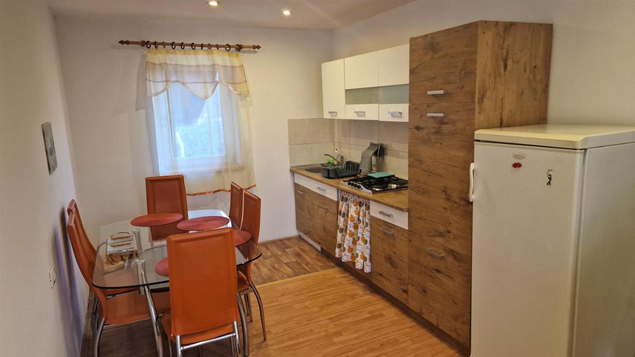 Simple 3 Room Apartment — 4-Star Luxury Hotel in Bakar, Croatia