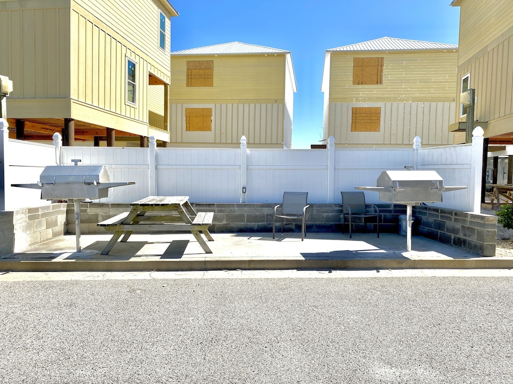Grand Beach Resort by ALBVR - photo 20