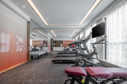 Atour Hotel Hangzhou East Railway Station East Square — 4-Star Luxury Hotel in Hangzhou, People's Republic of China
