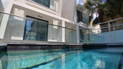 OpenSky Lux — 4-Star Luxury Hotel in Kallithea, Greece