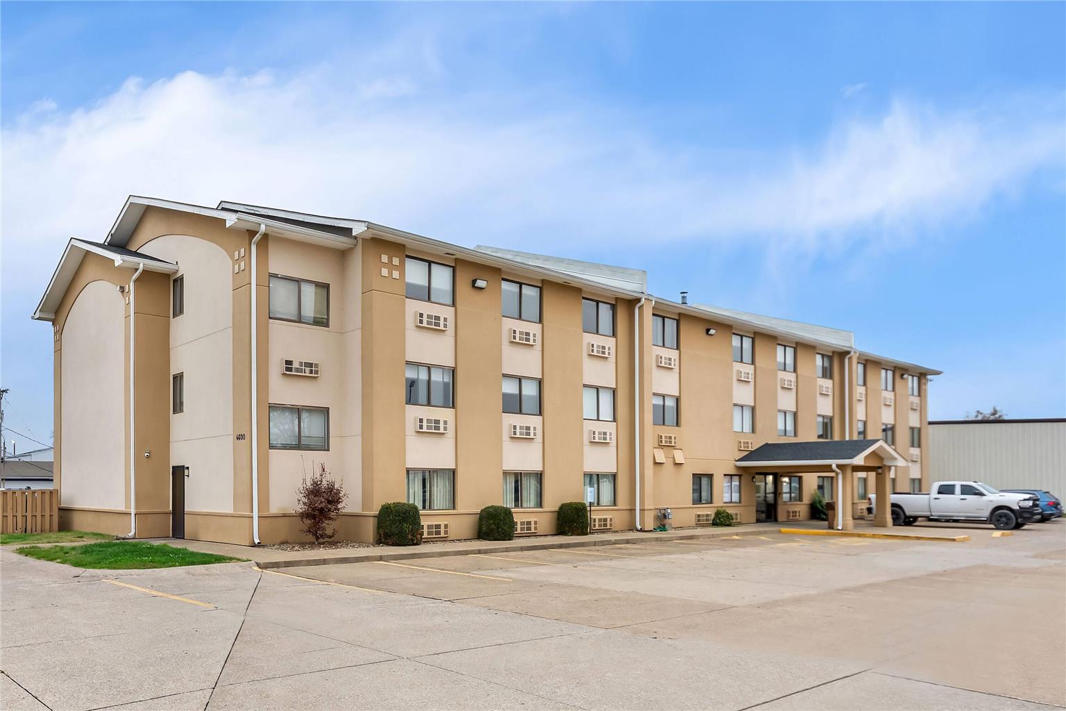 Super 8 by Wyndham Evansville East - photo 4