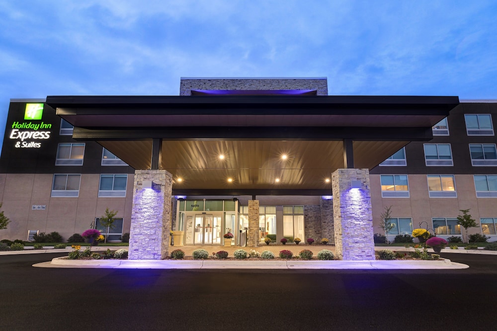 Holiday Inn Express & Suites Detroit Dearborn by IHG - carbon neutral hotel in Dearborn