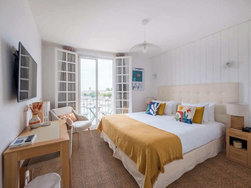 Hôtel La Tour de Nesle La Rochelle Vieux Port in La Rochelle, France