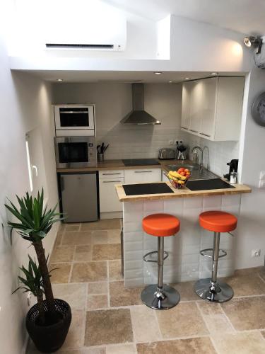Appartement Port de Toulon Stade Mayol — 4-Star Luxury Hotel in Toulon, France