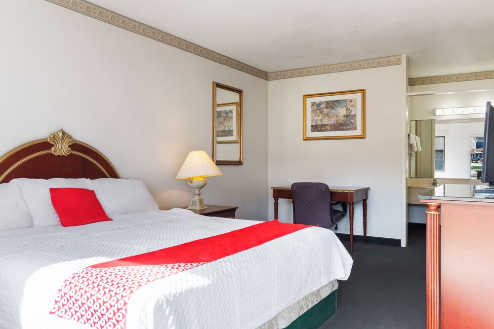 Travelers Place Inn & Suites - photo 9