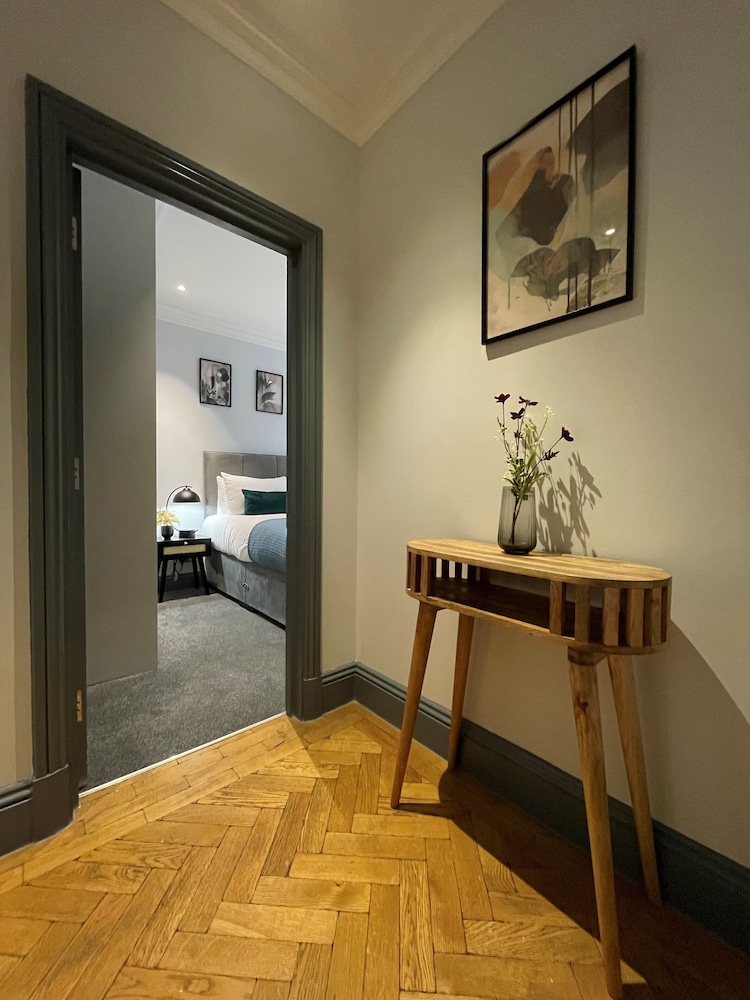 Margravine Gardens by Viridian Apartments — 4-Star Luxury Hotel in London, United Kingdom