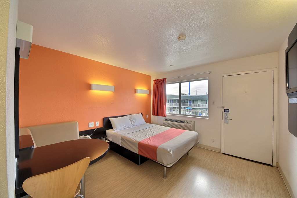 Motel 6 San Marcos TX - photo 14