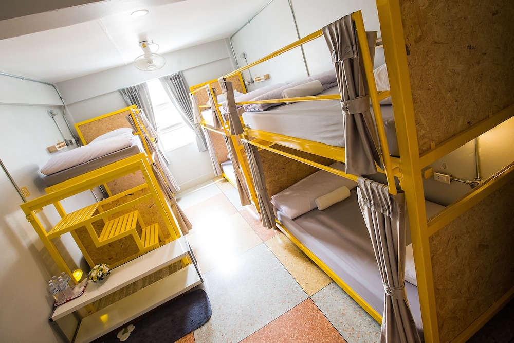 Cubic Bangkok Hostel