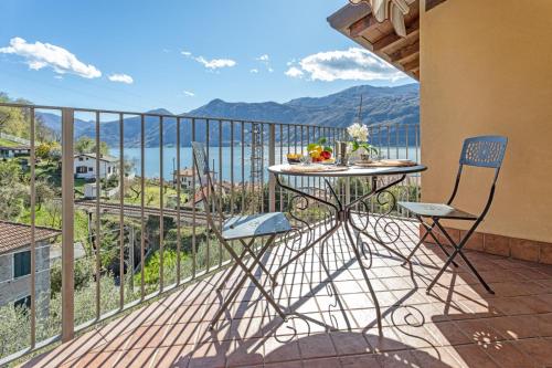 Mansarda Sole e lago — 4-Star Luxury Hotel in Lierna, Italy