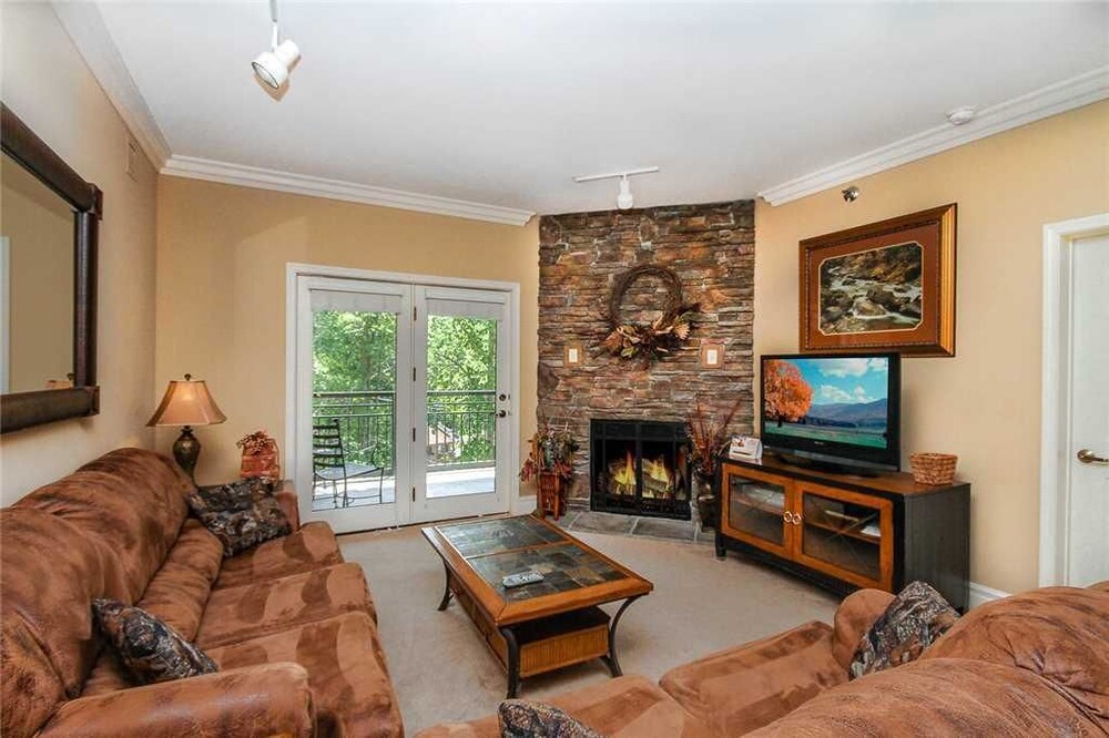 Baskins Creek 402 2 Br condo by RedAwning — 4-Star Luxury Hotel in Gatlinburg, United States