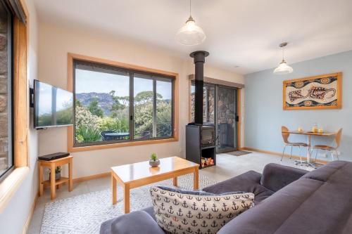 Freycinet Stone Studio 6 Mica — 4-Star Luxury Hotel in Coles Bay, Australia