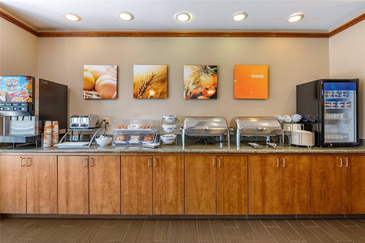 Comfort Suites Urbana Champaign University Area - photo 36