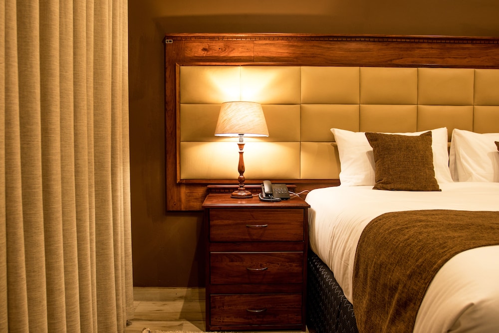 Pemabwe — 4-Star Luxury Hotel in Harare, Zimbabwe