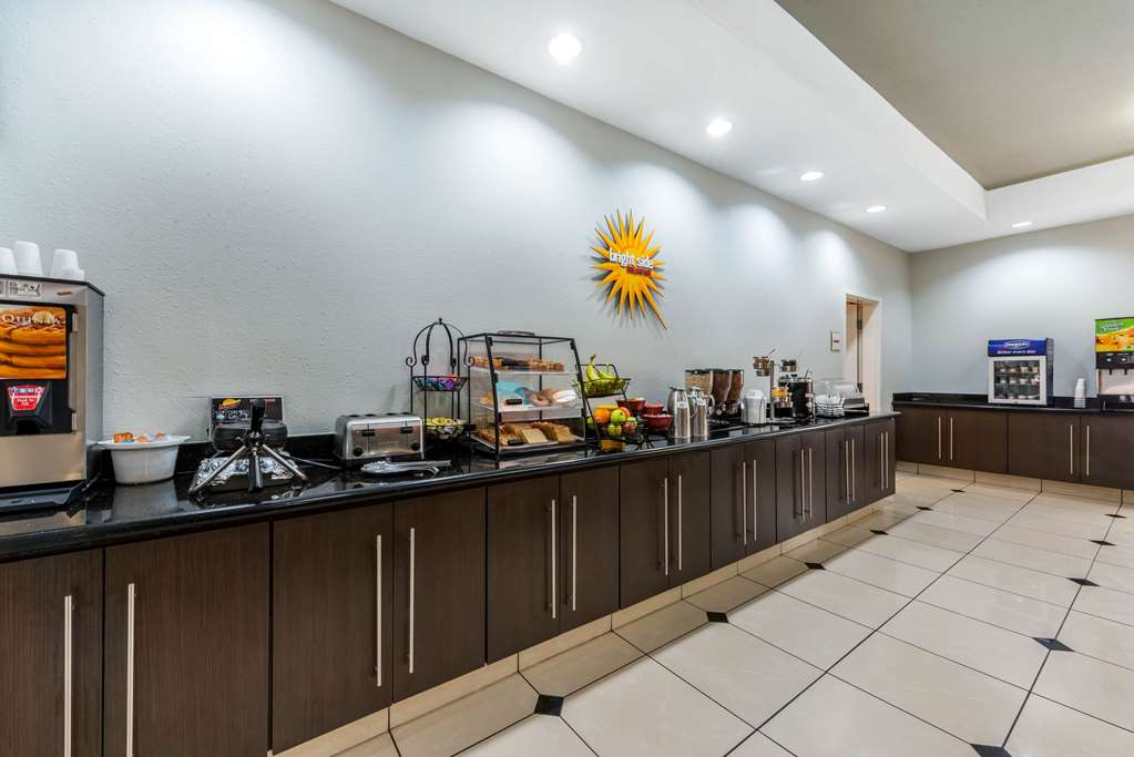 La Quinta Inn & Suites by Wyndham Orange - photo 37