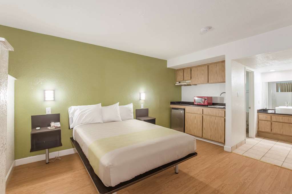 Motel 6 Hemet - photo 9
