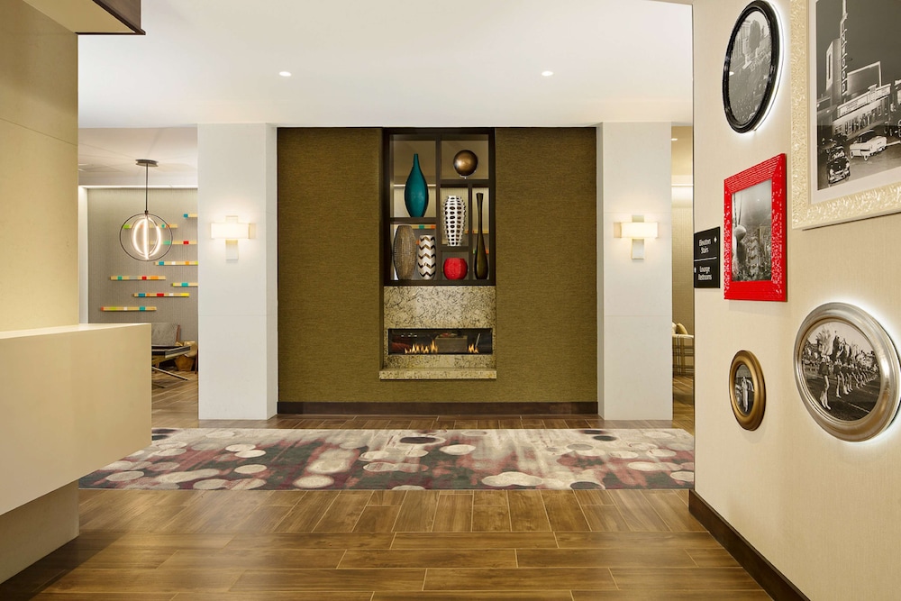 Hampton Inn & Suites Dallas Downtown - photo 4