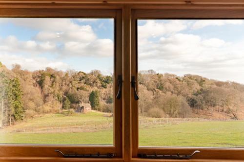 Bertha Shepherd’s Hut — Lydney — photo 4