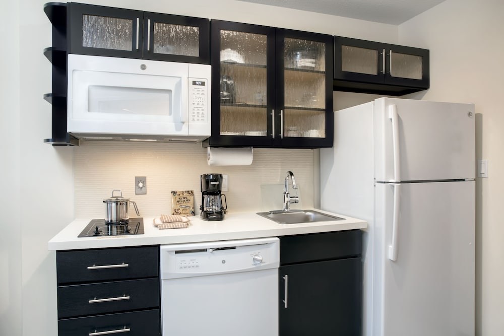 Candlewood Suites Miami Exec Airport Kendall by IHG - photo 10