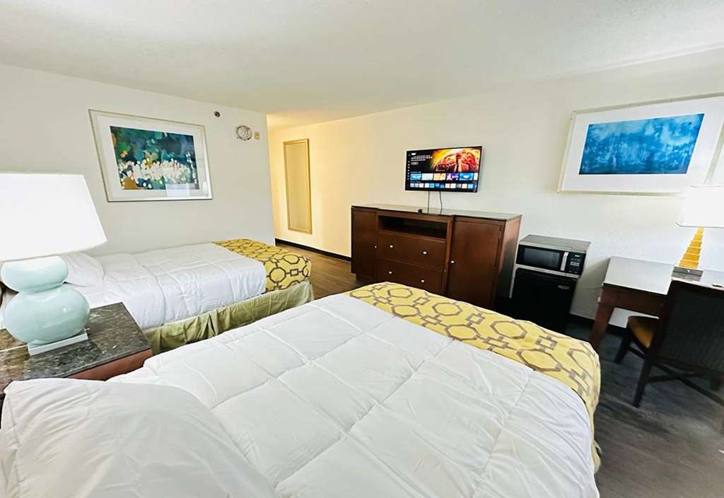 Baymont Inn and Suites by Wyndham Columbus Near OSU - photo 63