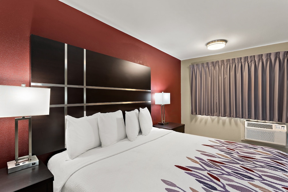 Red Roof Inn Redding - photo 16