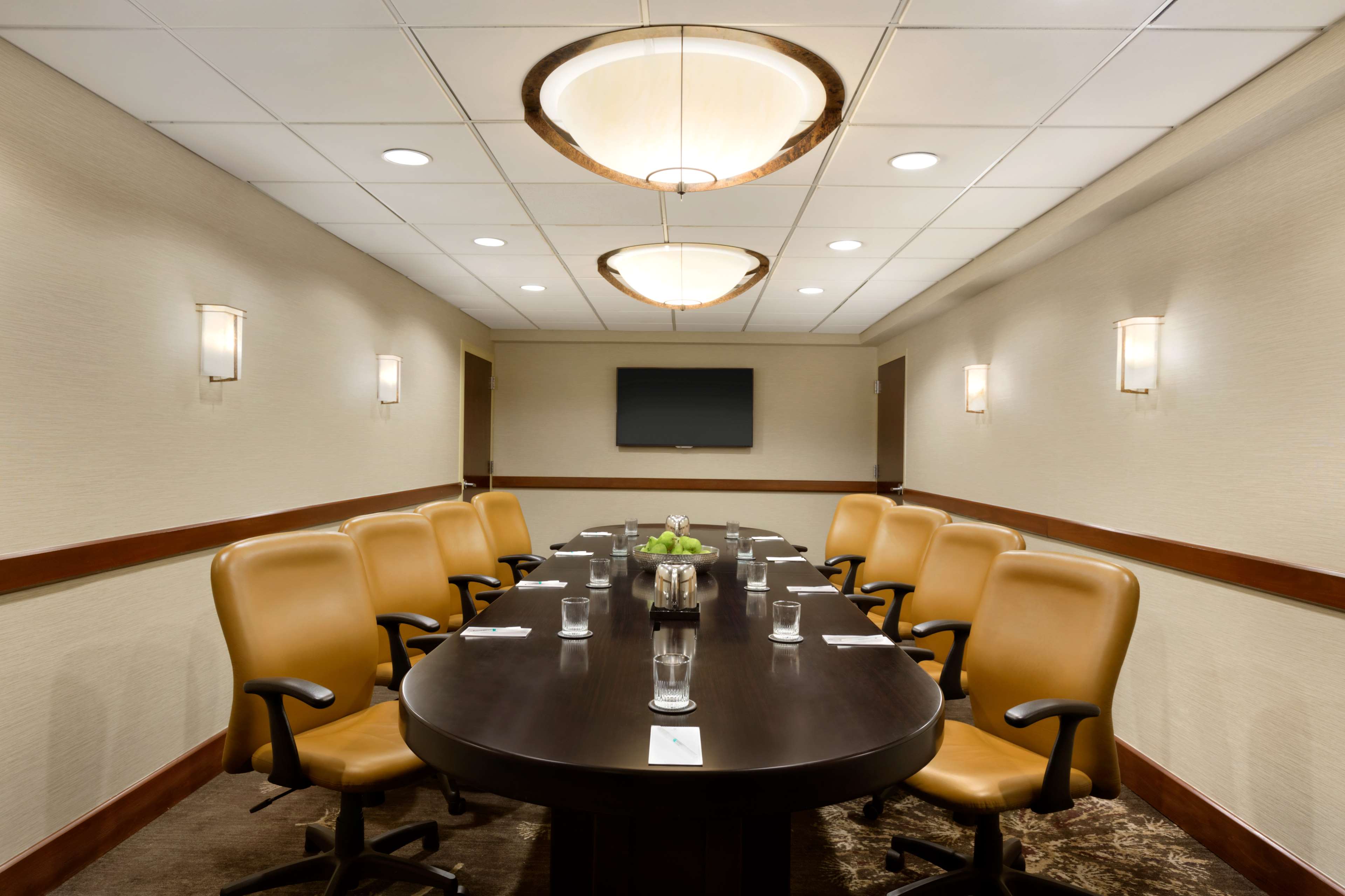 Embassy Suites by Hilton Piscataway Somerset - photo 15