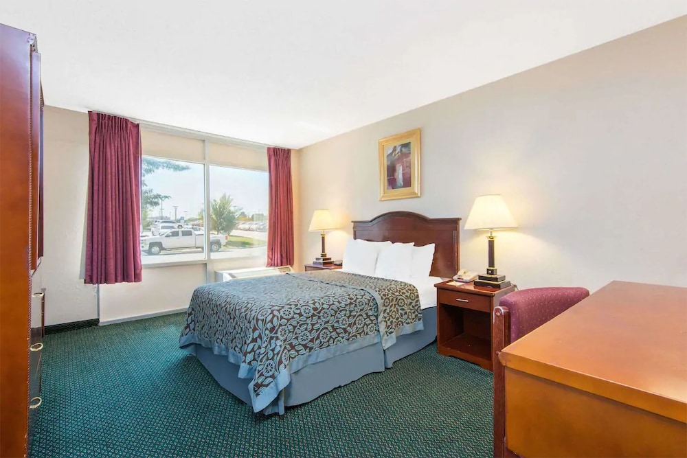 Blue Way Inn & Suites Wichita East - photo 11