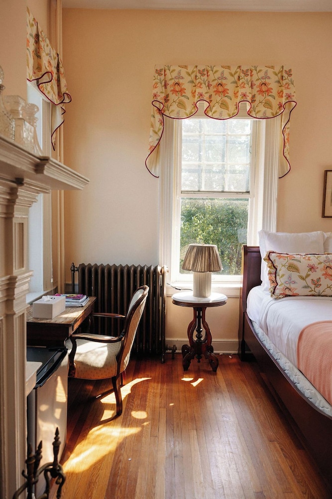 Kenmore Inn - photo 3