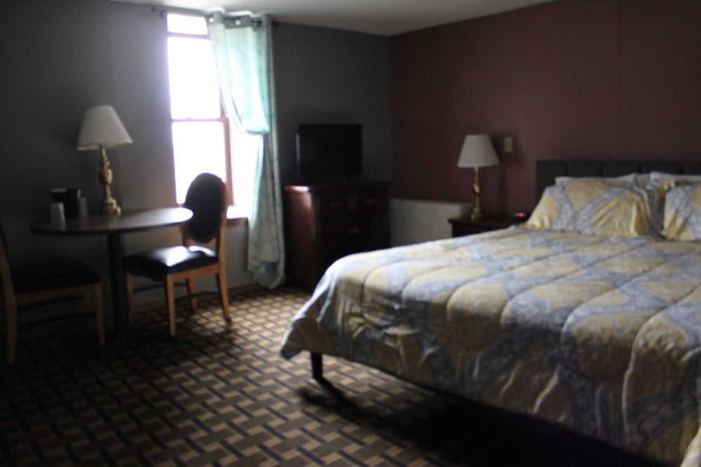 Historic Calumet Inn - photo 7