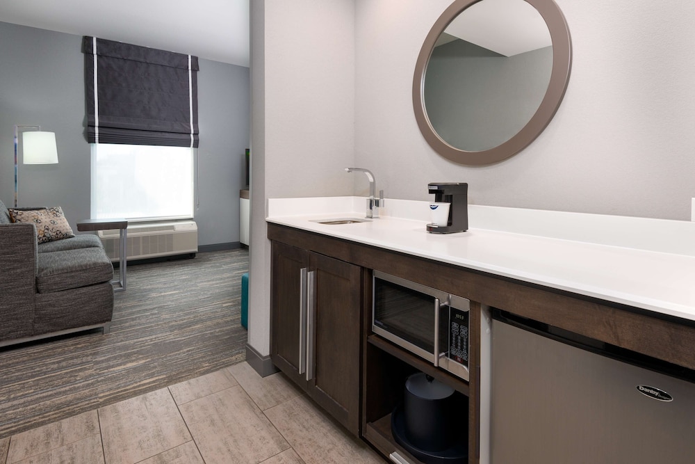 Hampton Inn & Suites Tallahassee Capitol University - photo 29