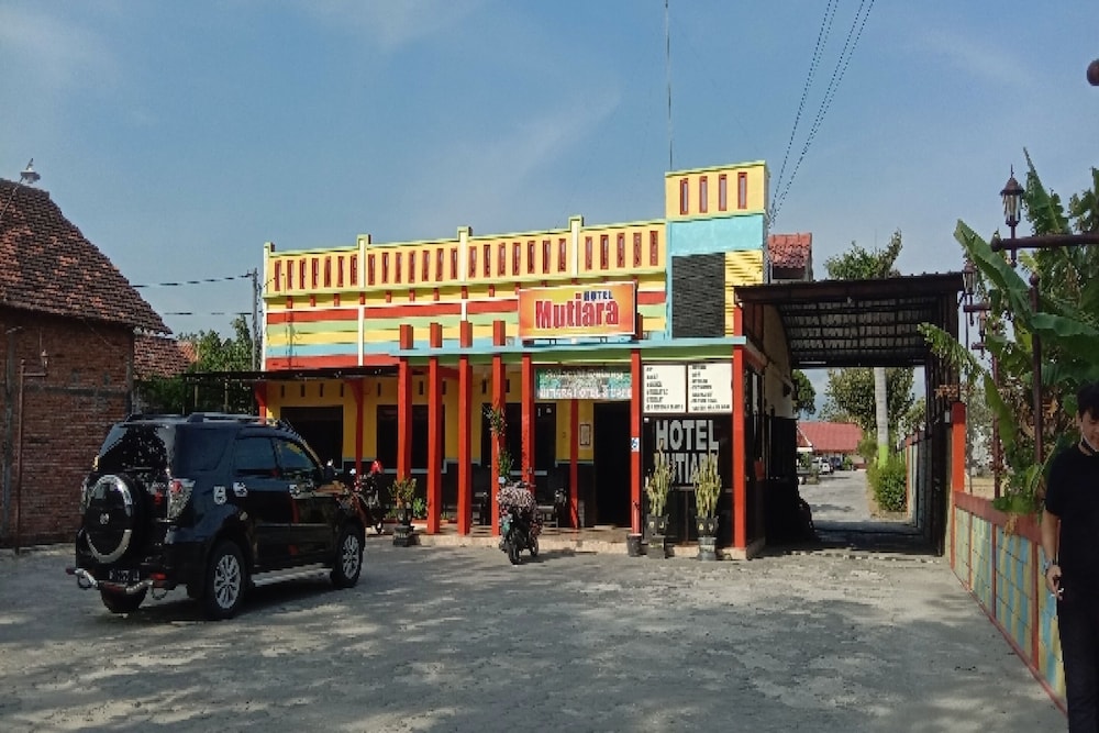 OYO 90627 Hotel Mutiara in Madiun, Indonesia