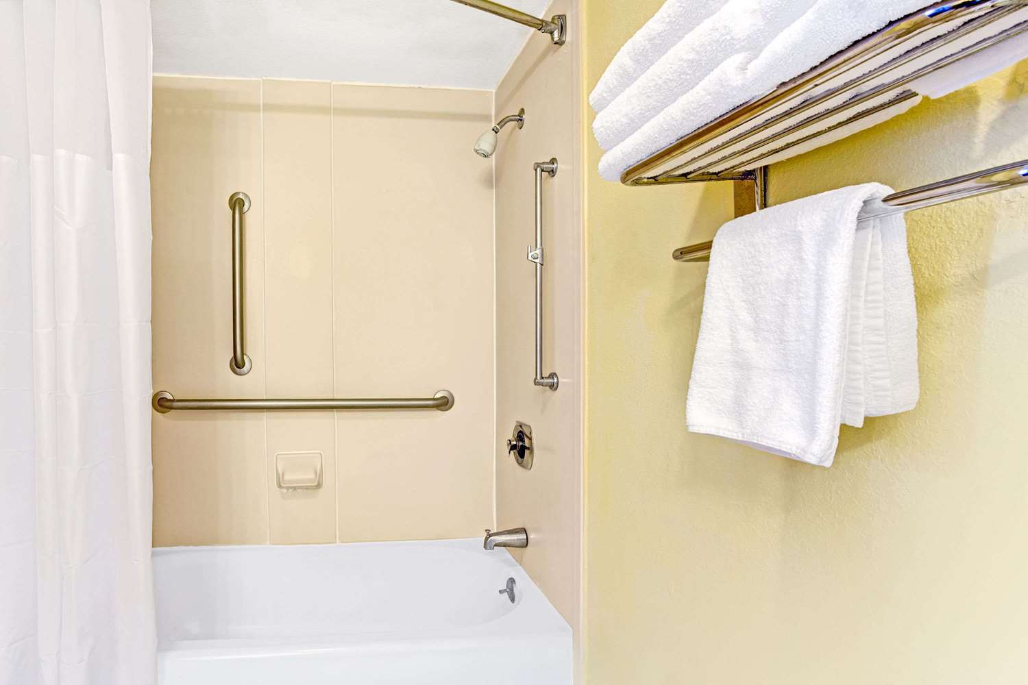 Home 1 Suites Extended Stay Kissimmee - photo 26