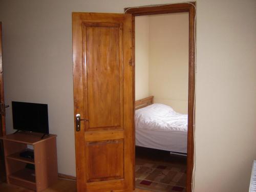 Old Metekhi Apartment
