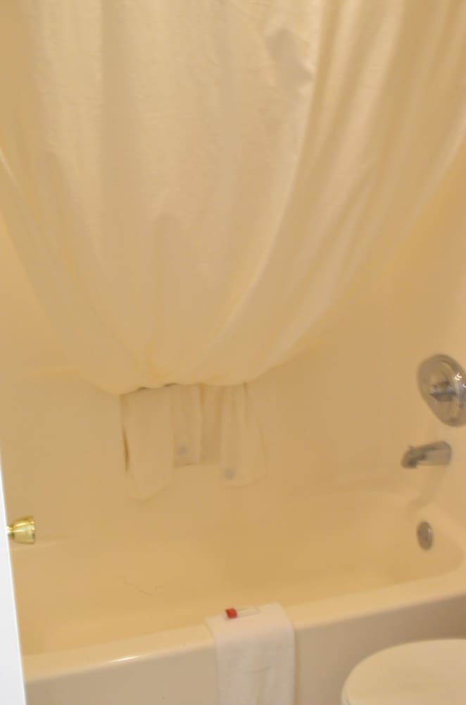 Hill Country Inn & Suites - photo 9