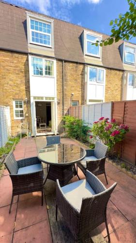 Prime Central Standalone Home — 4-Star Luxury Hotel in London, United Kingdom