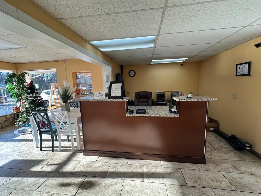 Americas Best Value Inn Franklin - photo 29