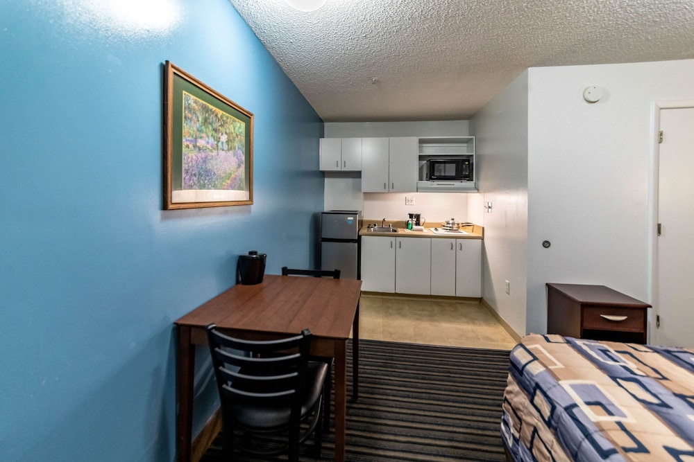 Studio 6 Extended Stay Greensboro NC I 40 - photo 22