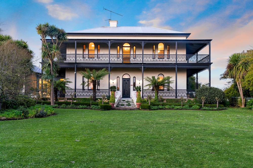 Colhurst House — 4-Star Luxury Hotel in Mount Gambier, Australia