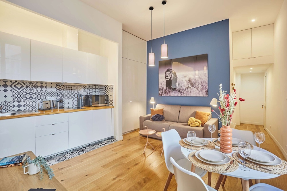 Superb Apartement Center of Paris Le Marais — 4-Star Luxury Hotel in Paris, France