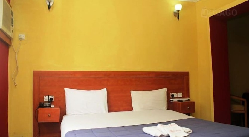 Ray's Inn - last minute hotel in Lagos
