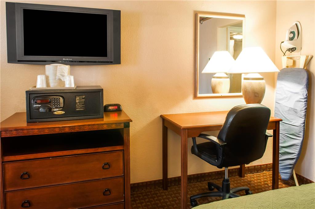 Quality Inn & Suites Las Cruces University Area - photo 13