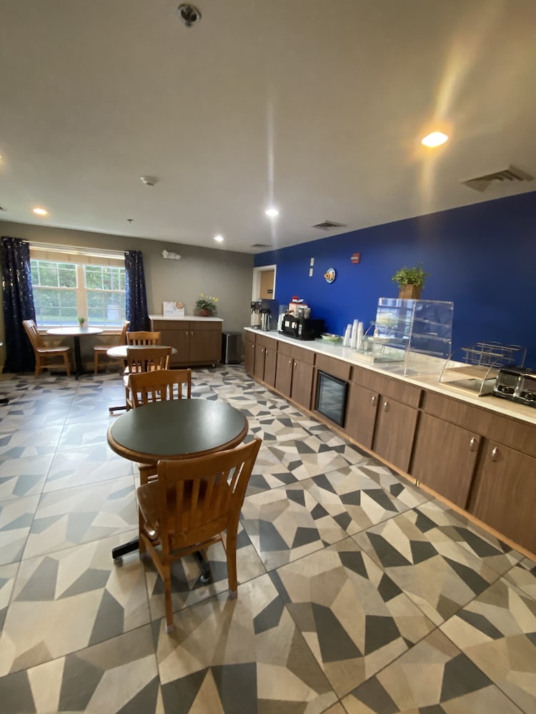 Coos Motor Inn - photo 57