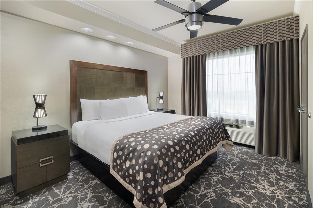 Best Western Premier Crown Chase Inn & Suites - photo 18