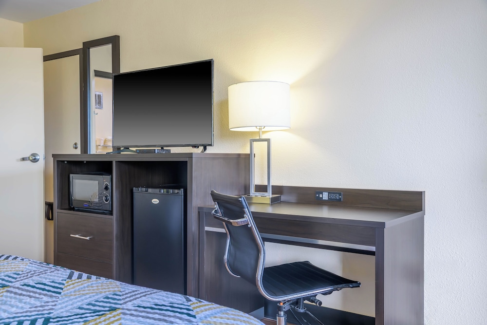 Motel 6 Forsyth GA Tift College - photo 16