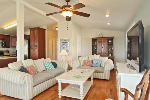 This Is It by Oak Island Accommodations - photo 30