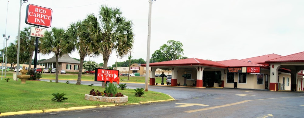 Red Carpet Inn - photo 36