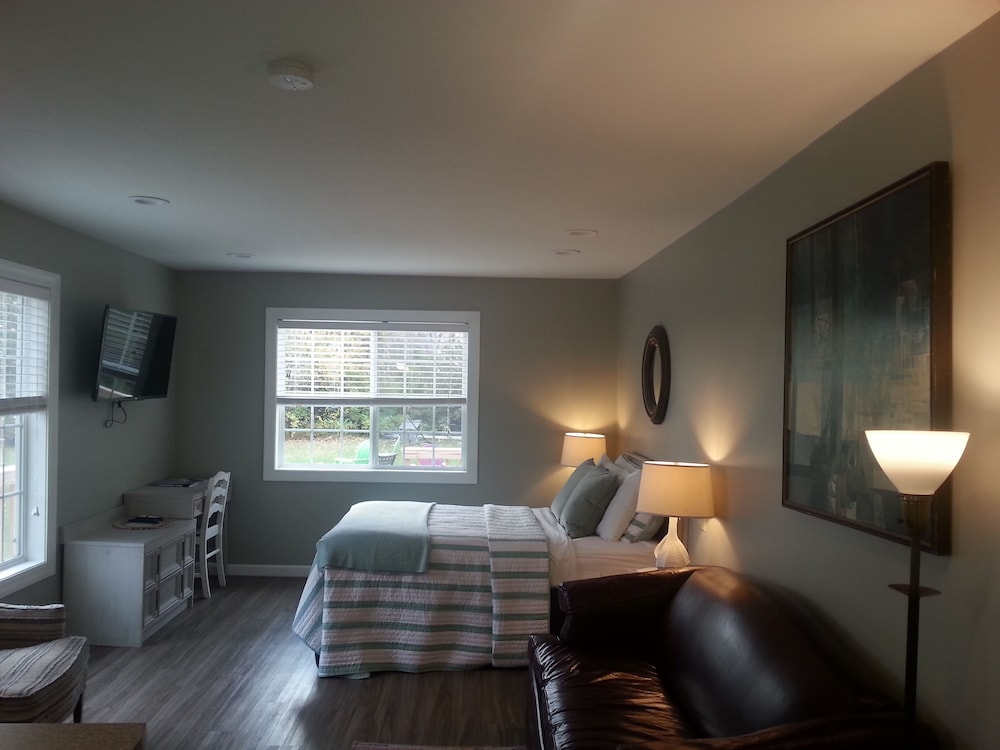 Beach Harbor Resort - photo 35