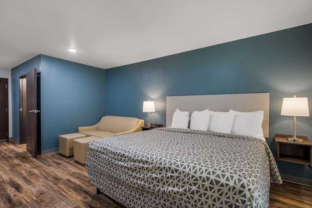 Woodspring Suites Milwaukee Menomonee Falls - photo 37