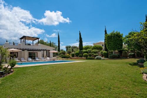 Villa Lara 11 Spacious Villa with Large Garden and Private Pool on Aphrodite Hills