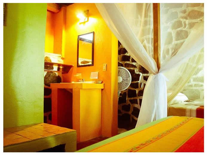 Roberto's Bistro — hotel in La Union
